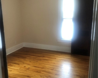 747 Allen Street - Photo Thumbnail 5