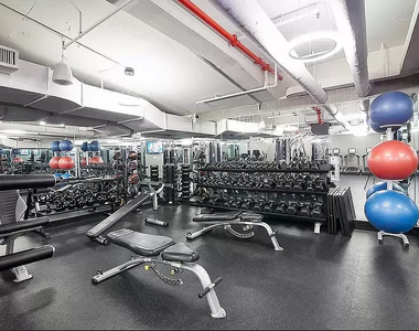 222 East 39th Street - Photo Thumbnail 8