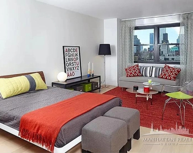 222 East 39th Street - Photo Thumbnail 1