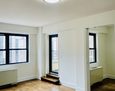 401 East 88th Street, 15D - Photo Thumbnail 3