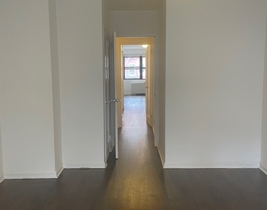 East 89th Street - Photo Thumbnail 5