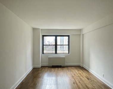 401 East 88th Street, 15D - Photo Thumbnail 9