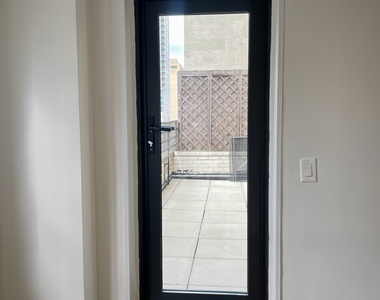401 East 88th Street, 15D - Photo Thumbnail 2