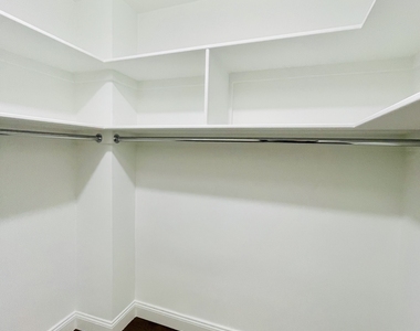 400 East 89th Street, 7J - Photo Thumbnail 5
