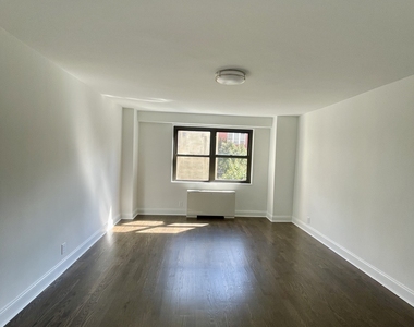 400 East 89th Street, 7J - Photo Thumbnail 4