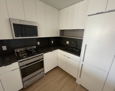 Copy of Copy of West 36th Street - Photo Thumbnail 5