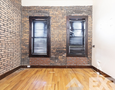 930 Hart Street - Photo Thumbnail 1