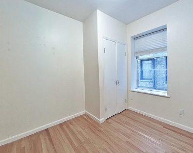 West 11th Street - Photo Thumbnail 3