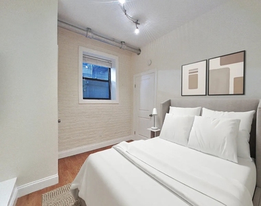 West 11th Street - Photo Thumbnail 4