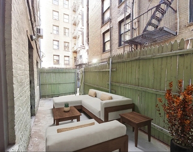 West 11th Street - Photo Thumbnail 5