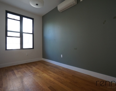 131 Bleecker Street - Photo Thumbnail 9