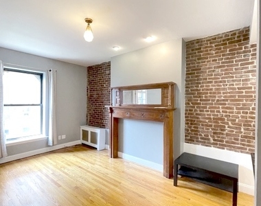 West 76th Street between Columbus and Amsterdam - Photo Thumbnail 4
