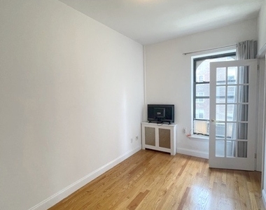 West 76th Street between Columbus and Amsterdam - Photo Thumbnail 6