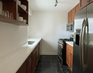 East 71st Street - Photo Thumbnail 1