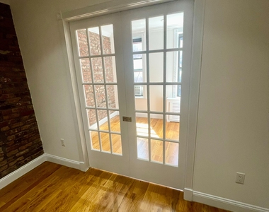 307 Mott Street - Photo Thumbnail 2