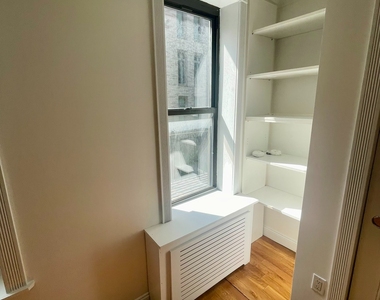 307 Mott Street - Photo Thumbnail 5