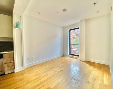 724 5th Avenue - Photo Thumbnail 2