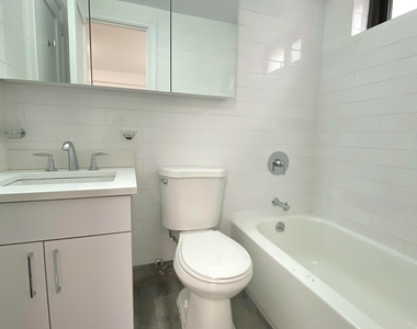 East 87 Street - Photo Thumbnail 9