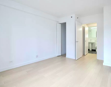 East 39th Street - Photo Thumbnail 4