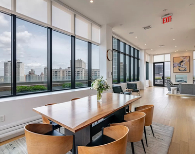 East 54th Street - Photo Thumbnail 9