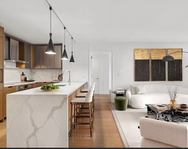 East 54th Street - Photo Thumbnail 2