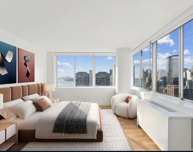 East 54th Street - Photo Thumbnail 4