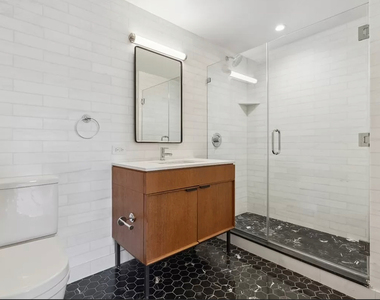 East 54th Street - Photo Thumbnail 6