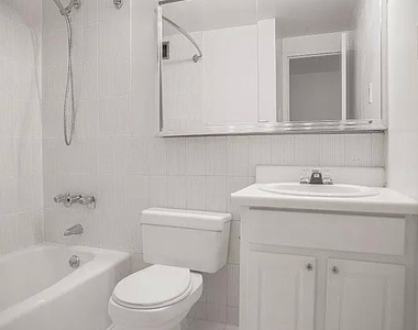 220 East 24th Street - Photo Thumbnail 2