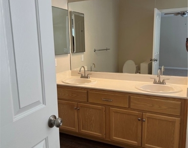 2681 Mallard Landing Avenue - Photo Thumbnail 15