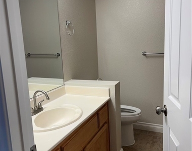 2681 Mallard Landing Avenue - Photo Thumbnail 17