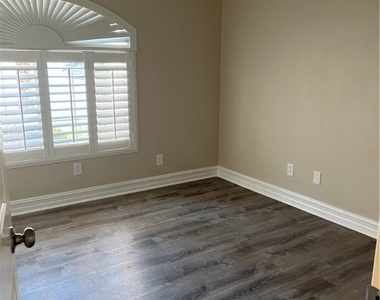 2681 Mallard Landing Avenue - Photo Thumbnail 5