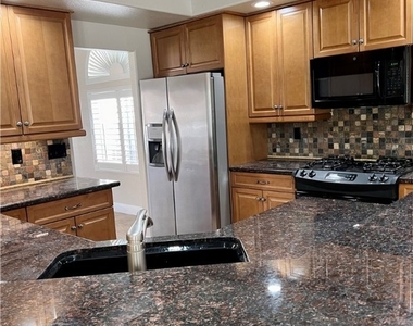 2681 Mallard Landing Avenue - Photo Thumbnail 6