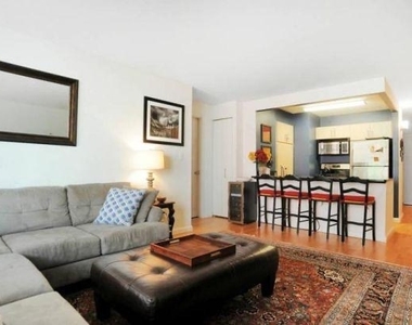 West 21st Street - Photo Thumbnail 1