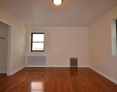 75-10 150th Street - Photo Thumbnail 2