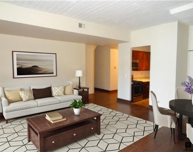 80 Bay Street Landing - Photo Thumbnail 8