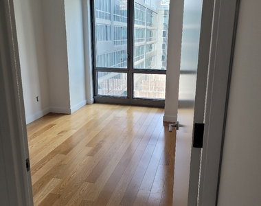 West 57th Street 11th Avenue - Photo Thumbnail 2