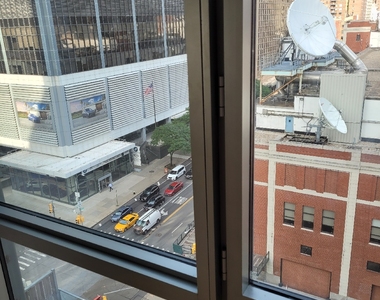 West 57th Street 11th Avenue - Photo Thumbnail 4