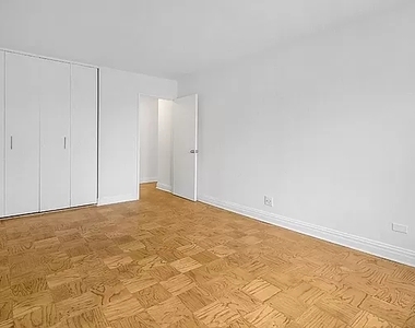 400 East 71st Street - Photo Thumbnail 6