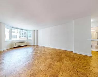 400 East 71st Street - Photo Thumbnail 2