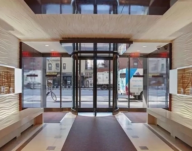 888 8th Avenue - Photo Thumbnail 3