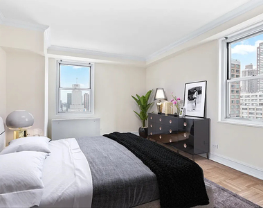 888 8th Avenue - Photo Thumbnail 5
