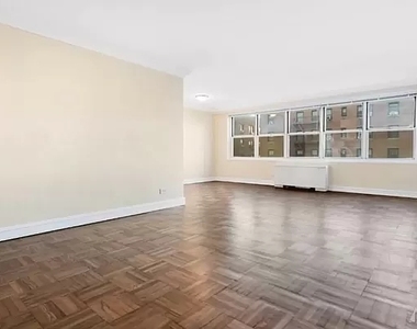 888 8th Avenue - Photo Thumbnail 1