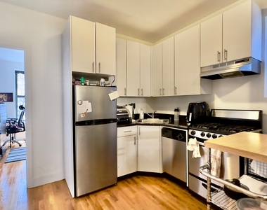 167 East 87th Street - Photo Thumbnail 2