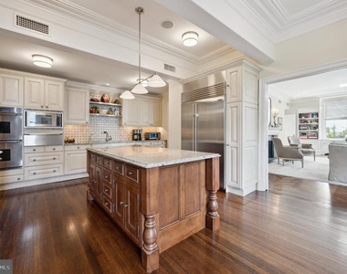237 S 18th St - Photo Thumbnail 6