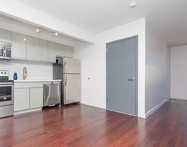 286 Stanhope Street - Photo Thumbnail 2