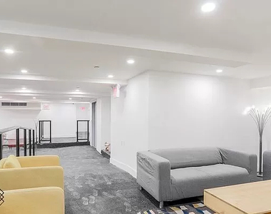 862 Dekalb Avenue - Photo Thumbnail 10