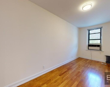 East 78th Street - Photo Thumbnail 4