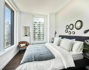 West 36th Street 11th avenue - Photo Thumbnail 5