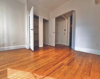 405 West 49th Street - Photo Thumbnail 3