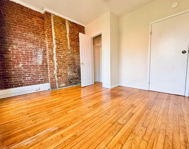405 West 49th Street - Photo Thumbnail 4